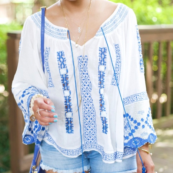 Beautiful rare top bohemian white and blue embroidered design. Can be worn off s - Picture 8 of 11